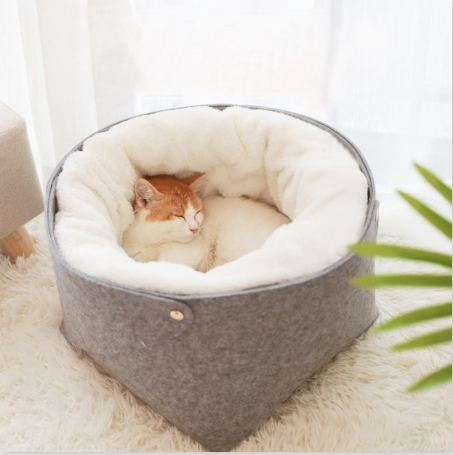 Round Felt & Plush Pet Bed for Cats and Small Dogs